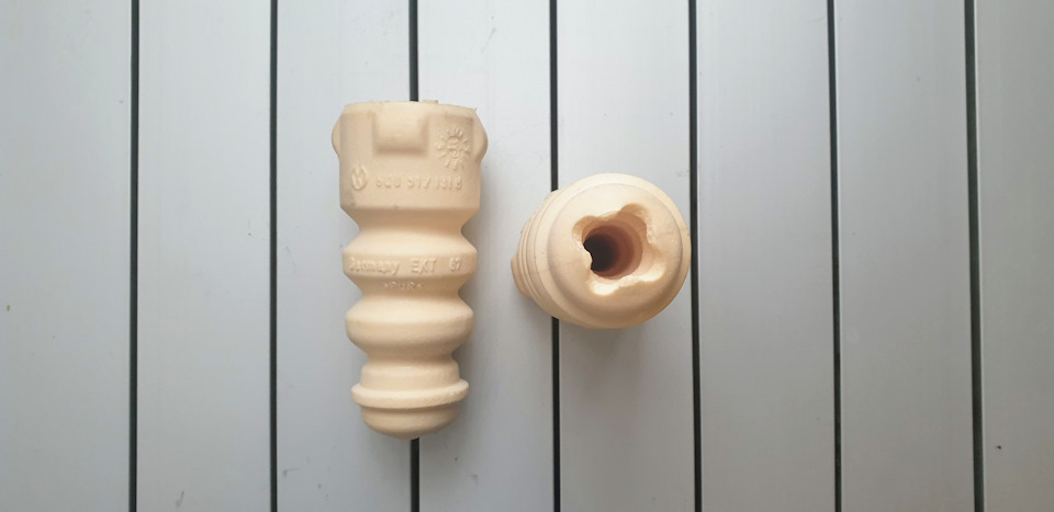 Отбойник амортизатора Отбойник амортизатора 6R0 512 131 1