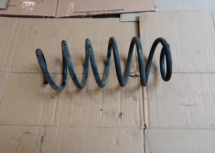 Пружина передней подвески Пружина передней подвески 4013049300 1