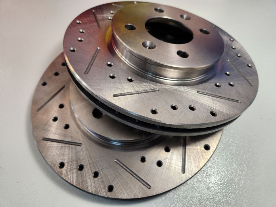 Тормозной диск передний Диск-тормоз передн. колеса 51712-1R000 1